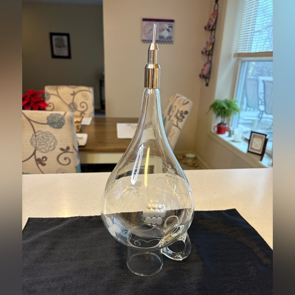 Other - Vintage Etched Glass Wine Aerator/Decanter With Handle